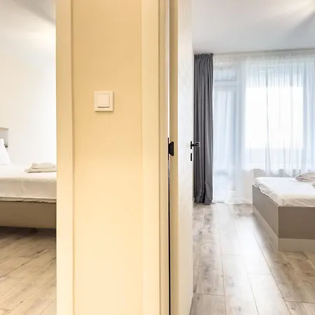 2br Business With Free Gym, By Holiwork Apartmán *