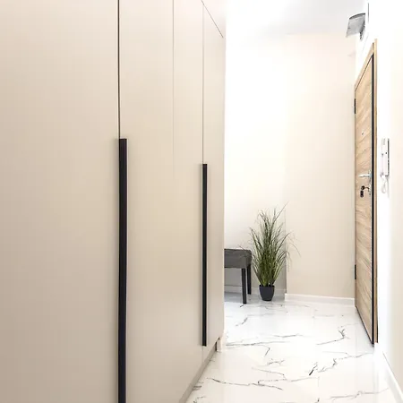 2br Business With Free Gym, By Holiwork Apartment Plovdiv