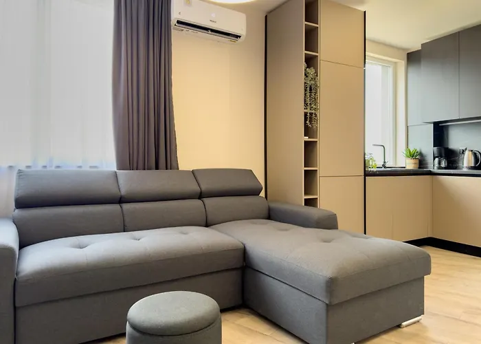 شقة 2br Business With Free Gym, By Holiwork بلوفديف